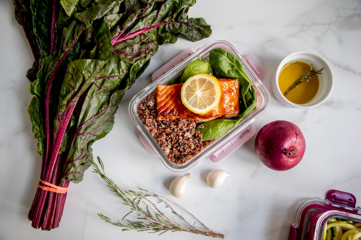 Balanced nutrition plate for athletes